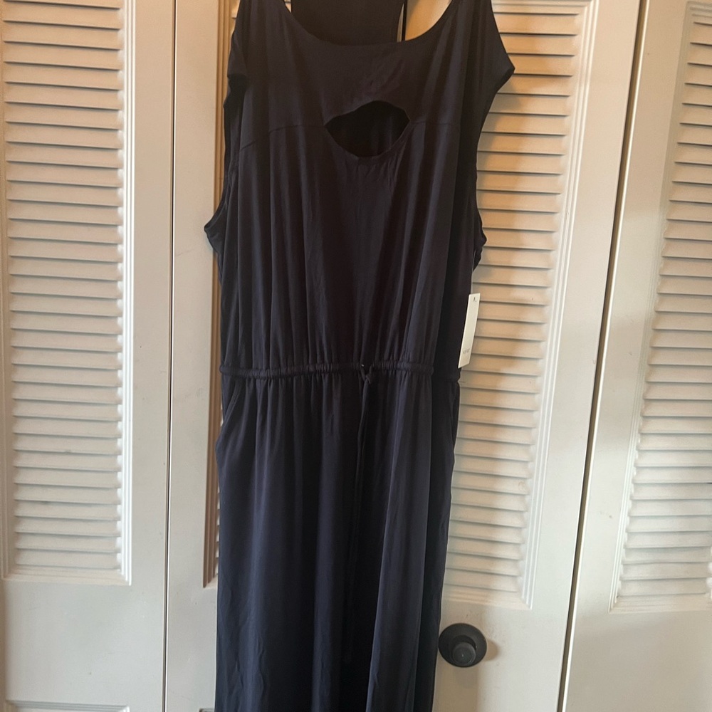 black shoulder cut out maxi dress